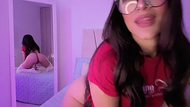 Snapshot of Alisa__walker chatting on November 6, 6:34 pm Alisa walker online show from November 6, 6:34 pm