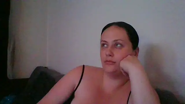 Snapshot of CurvyQueen2023 chatting on September 23, 8:49 pm CurvyQueen2023 online show from September 23, 8:49 pm