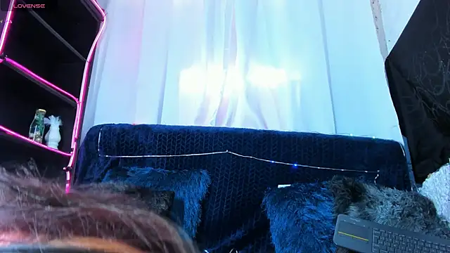 Mracialatina online show from November 9, 4:33 pm