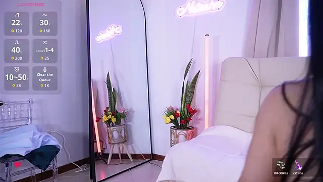 Natasha  Sccott online show from November 10, 7:08 pm