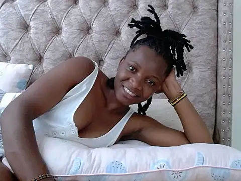 Naughty Girl17 online show from February 8, 1:31 pm