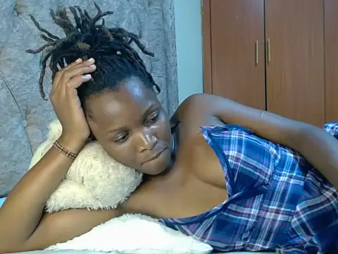 Snapshot of Naughty_Girl17 chatting on February 18, 11:52 pm Naughty Girl17 online show from February 18, 11:52 pm