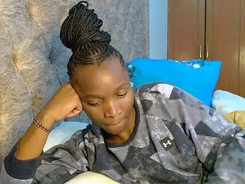 Snapshot of Naughty_Girl17 chatting on October 31, 5:42 pm Naughty Girl17 online show from October 31, 5:42 pm