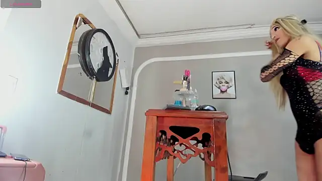 Jimena Grey online show from November 12, 11:30 pm