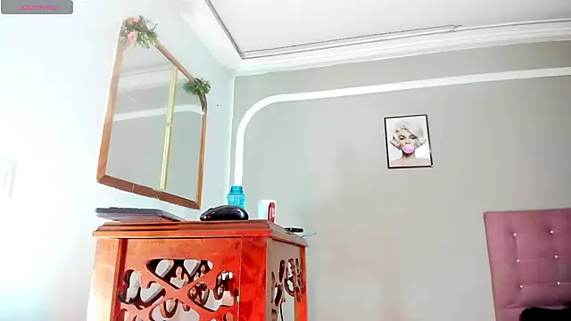 Jimena Grey online show from October 26, 7:03 pm