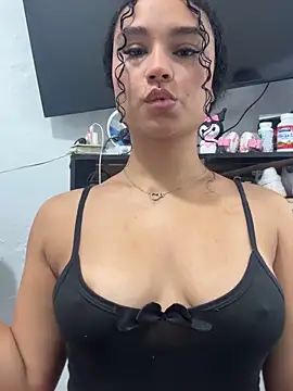 Snapshot of kitty_kayo chatting on November 10, 4:17 am kitty kayo online show from November 10, 4:17 am