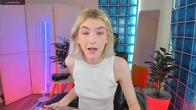 Mia Cheers online show from January 29, 1:49 pm