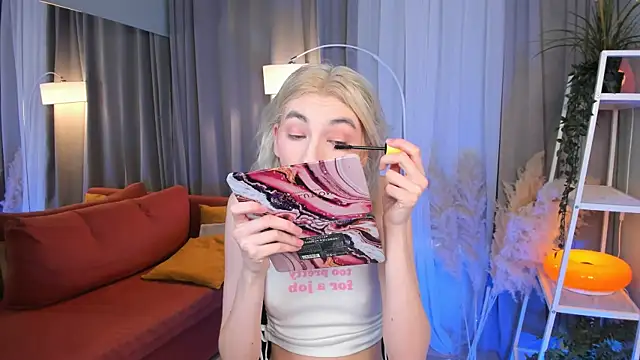 Mia Cheers online show from March 9, 1:59 pm