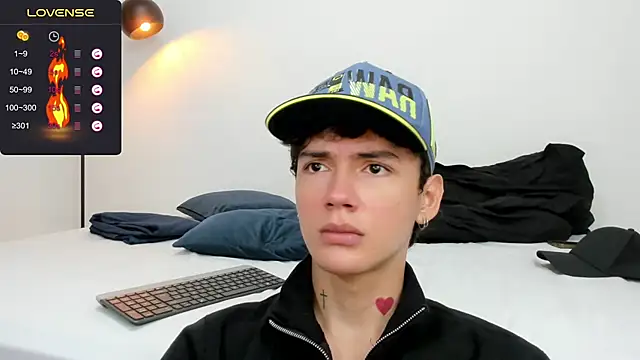 Snapshot of badboy_one_ chatting on January 3, 1:02 pm badboy one online show from January 3, 1:02 pm