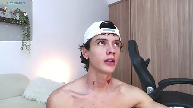 Snapshot of badboy_one_ chatting on September 29, 8:36 pm badboy one online show from September 29, 8:36 pm