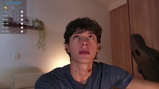 Snapshot of badboy_one_ chatting on September 20, 9:42 pm badboy one online show from September 20, 9:42 pm