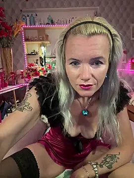DirtyMargaret online show from May 24, 1:49 am