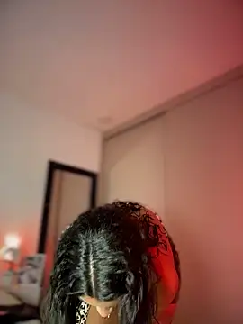 Hips hannah online show from March 31, 9:50 pm