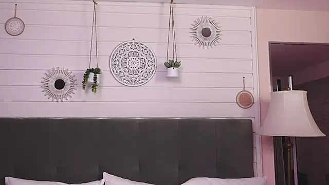 LinaReese online show from November 26, 4:45 am