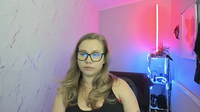 Snapshot of holly_xglam chatting on October 27, 8:10 pm holly xglam online show from October 27, 8:10 pm