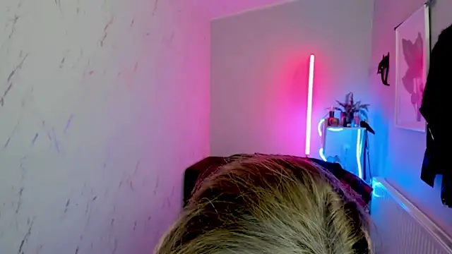 Snapshot of holly_xglam chatting on November 6, 7:51 pm holly xglam online show from November 6, 7:51 pm