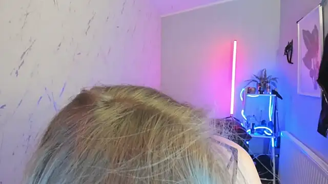 Snapshot of holly_xglam chatting on October 28, 6:29 pm holly xglam online show from October 28, 6:29 pm