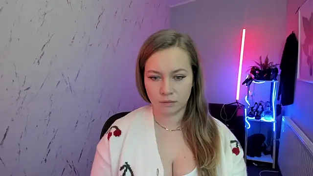 holly xglam online show from January 14, 8:23 pm