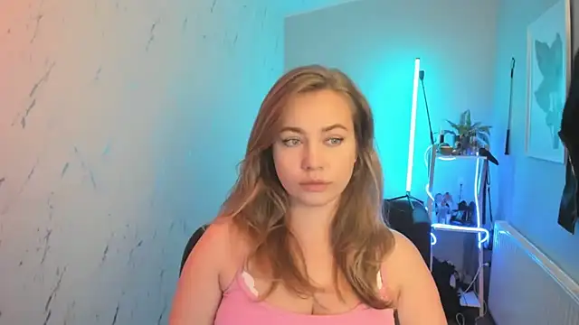 holly xglam online show from October 14, 6:08 pm