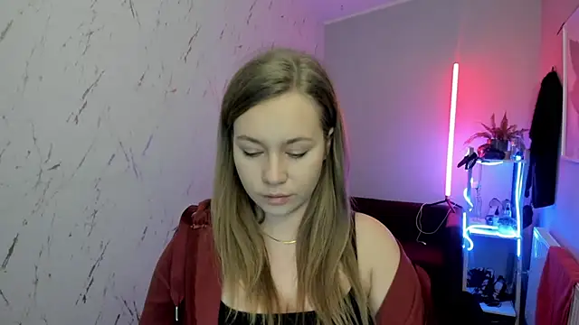 holly xglam online show from January 8, 8:37 pm