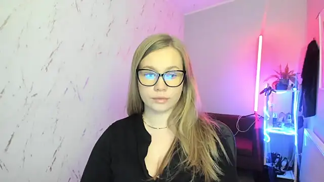 holly xglam online show from December 21, 8:53 pm