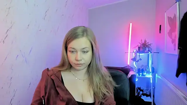 Snapshot of holly_xglam chatting on November 22, 7:46 pm holly xglam online show from November 22, 7:46 pm