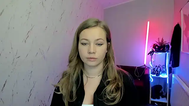 holly xglam online show from January 13, 9:08 pm