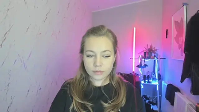 Snapshot of holly_xglam chatting on November 27, 8:09 pm holly xglam online show from November 27, 8:09 pm