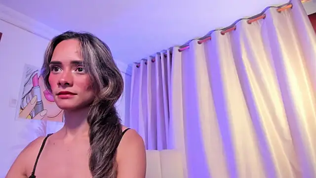 SkiinnyAna online show from December 21, 7:37 pm