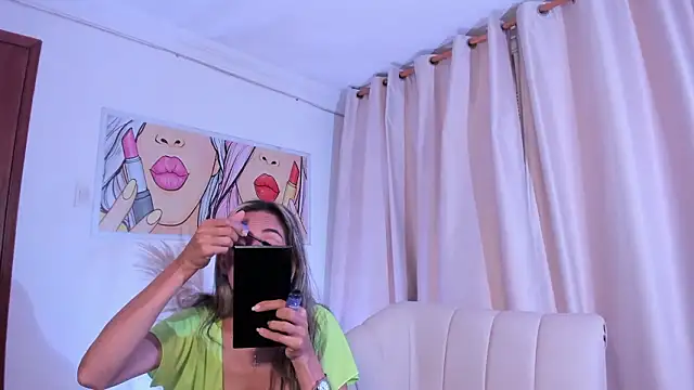 SkiinnyAna online show from March 21, 7:40 pm