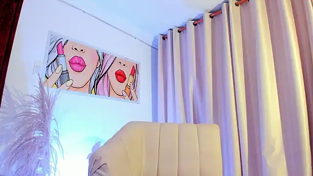 SkiinnyAna online show from February 20, 7:38 pm