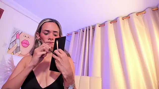 SkiinnyAna online show from March 26, 7:34 pm