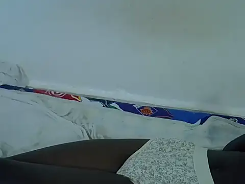 Snapshot of sweet_lily2 chatting on February 28, 2:00 am sweet lily2 online show from February 28, 2:00 am