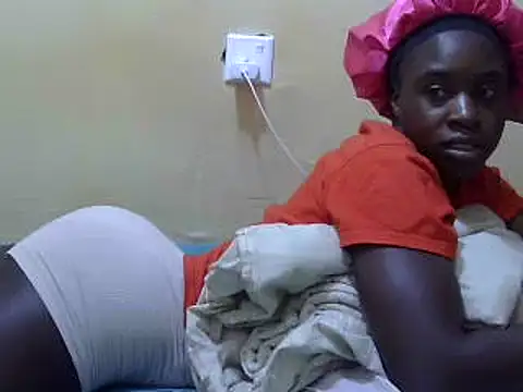 Snapshot of sweet_lily2 chatting on March 19, 1:21 am sweet lily2 online show from March 19, 1:21 am