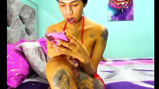 Evilmichellts1 online show from January 7, 5:07 pm