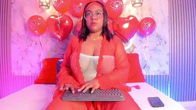 Snapshot of Esmeralda_Duarte chatting on February 14, 9:24 am Esmeralda Duarte online show from February 14, 9:24 am