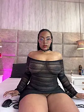 Snapshot of Esmeralda_Duarte chatting on February 7, 4:09 am Esmeralda Duarte online show from February 7, 4:09 am