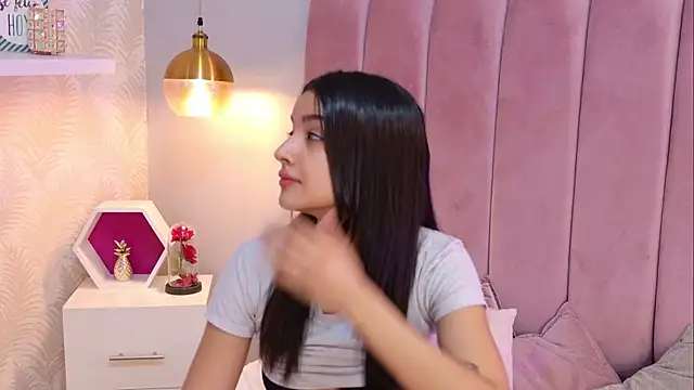 Snapshot of LeenaBrown chatting on June 12, 12:36 pm LeenaBrown online show from June 12, 12:36 pm