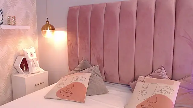 LeenaBrown online show from March 5, 12:46 pm