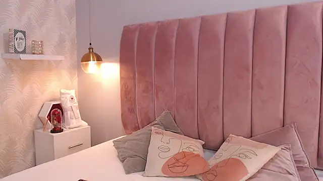 LeenaBrown online show from March 17, 12:41 pm