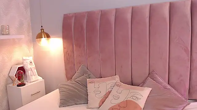 LeenaBrown online show from March 10, 12:42 pm