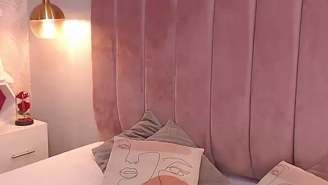 LeenaBrown online show from April 13, 12:42 pm