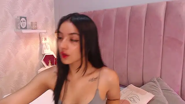 LeenaBrown online show from April 14, 12:32 pm