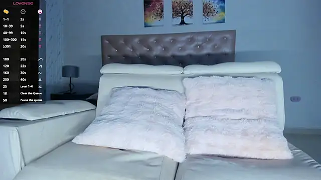 Lissalittlee online show from April 12, 8:01 pm