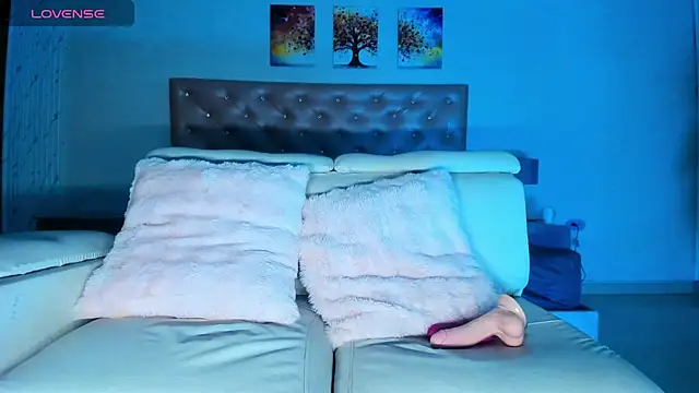 Lissalittlee online show from February 19, 7:55 pm