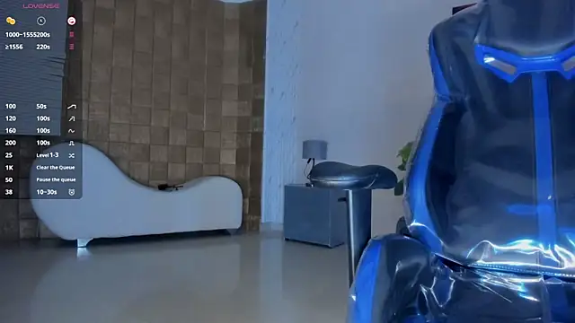 Lissalittlee online show from October 11, 8:10 pm