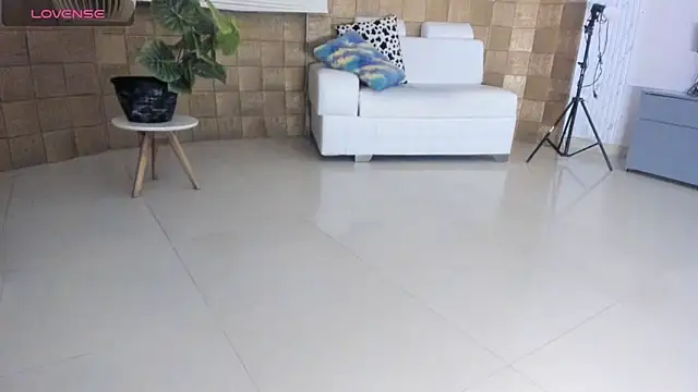 Lissalittlee online show from November 13, 8:02 pm