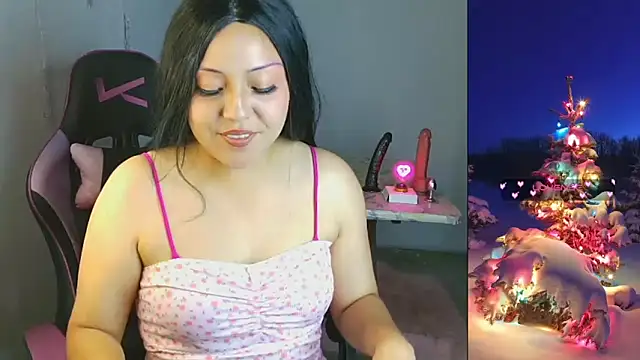 Snapshot of PurpleHaze17 chatting on December 15, 2:28 am PurpleHaze17 online show from December 15, 2:28 am