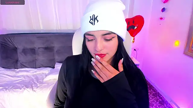 miel gomez online show from February 25, 11:15 pm