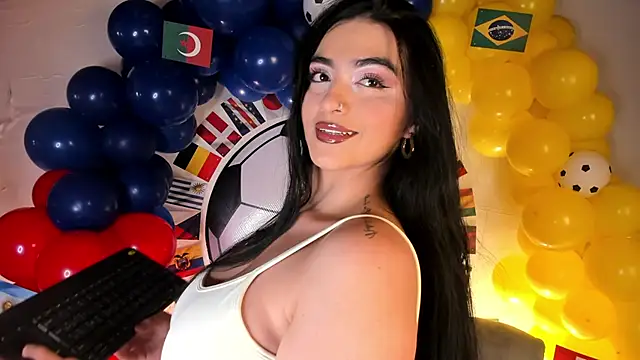 Snapshot of miel_gomez chatting on July 1, 10:10 pm miel gomez online show from July 1, 10:10 pm